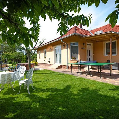 Вилла Sunny Garden Pihenohaz Шиофок Экстерьер фото