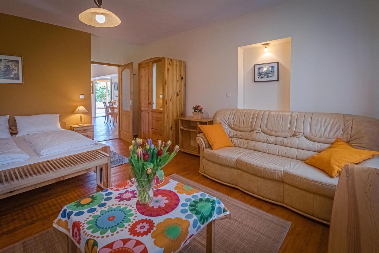 Вилла Sunny Garden Pihenohaz Шиофок Экстерьер фото